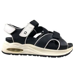 Earth Cedar Kushma Black and White Active Athletic Hiking Sandals Size 10
